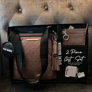 NWT! Steve Madden 2pc Boxes Gift Set.Crossbody adjustable logo strap & keychain